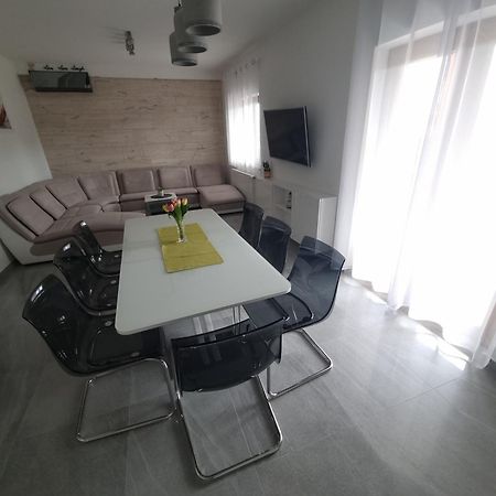 Apartman Bura Lägenhet Posedarje Rum bild
