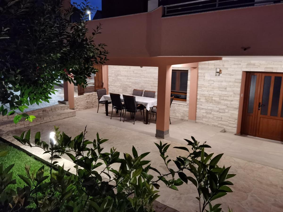 Apartman Bura Lägenhet Posedarje Exteriör bild