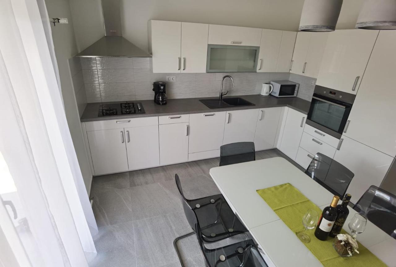 Apartman Bura Lägenhet Posedarje Exteriör bild