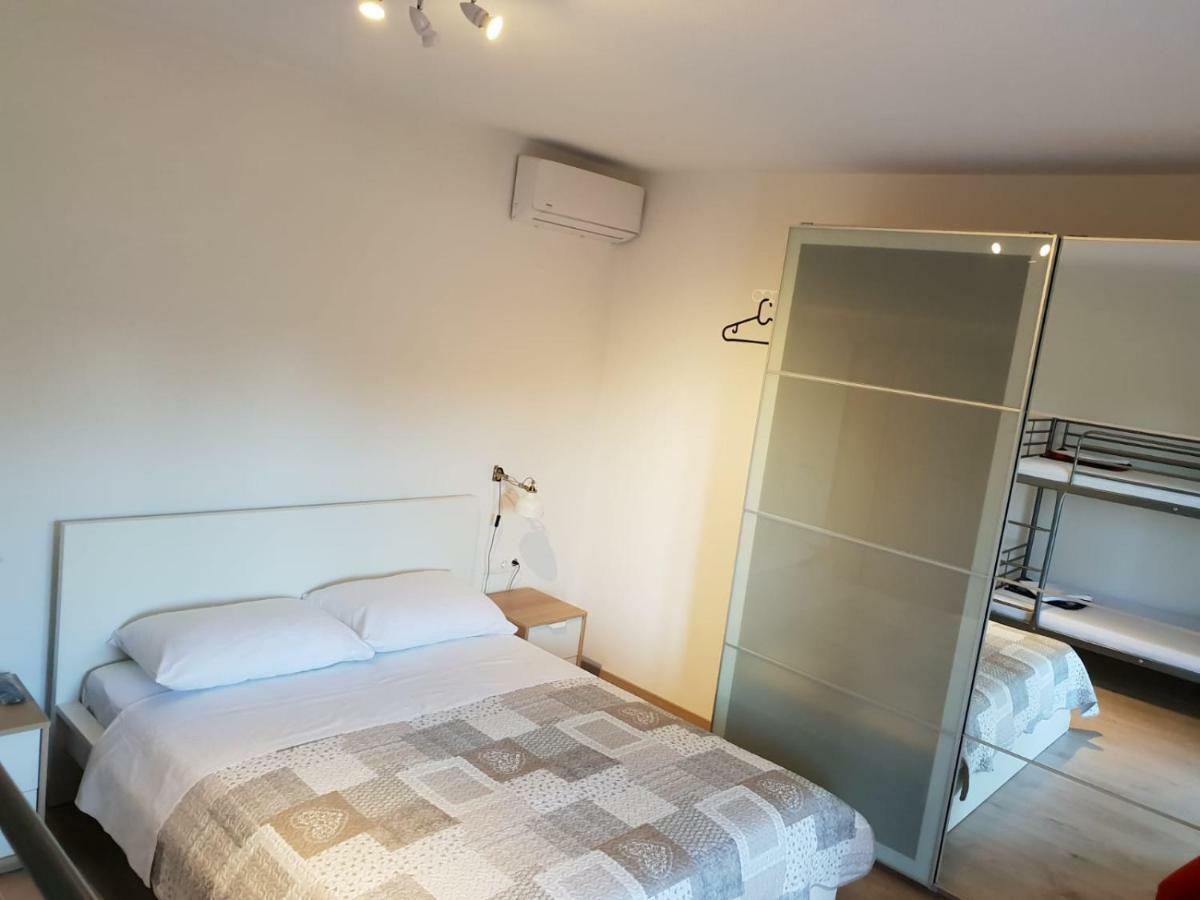 Apartman Bura Lägenhet Posedarje Exteriör bild