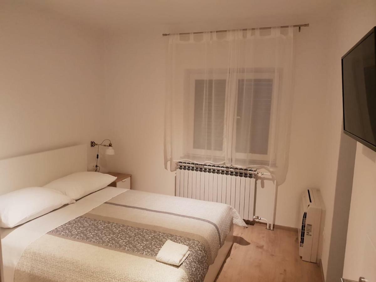 Apartman Bura Lägenhet Posedarje Exteriör bild
